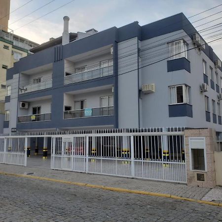 Apto 2 Quartos No Centro De Bombinhas, 130 Metros Praia Екстериор снимка